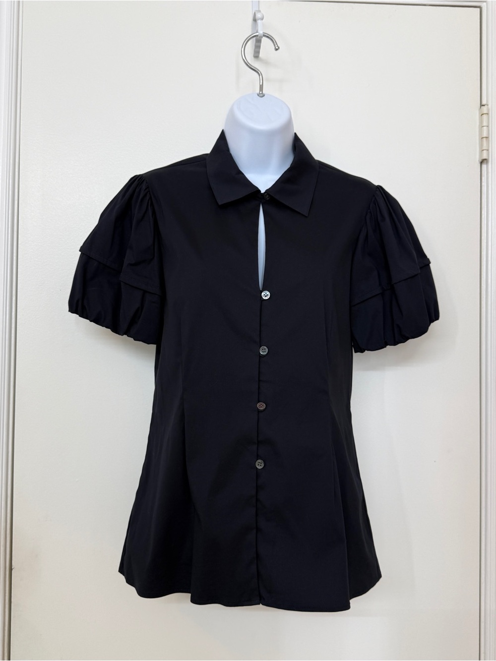 Theory Women's Elenor Luxe Blouse S Black Puff Sleeve Keyhole Button Up Stretch